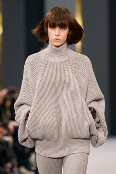 Look 19